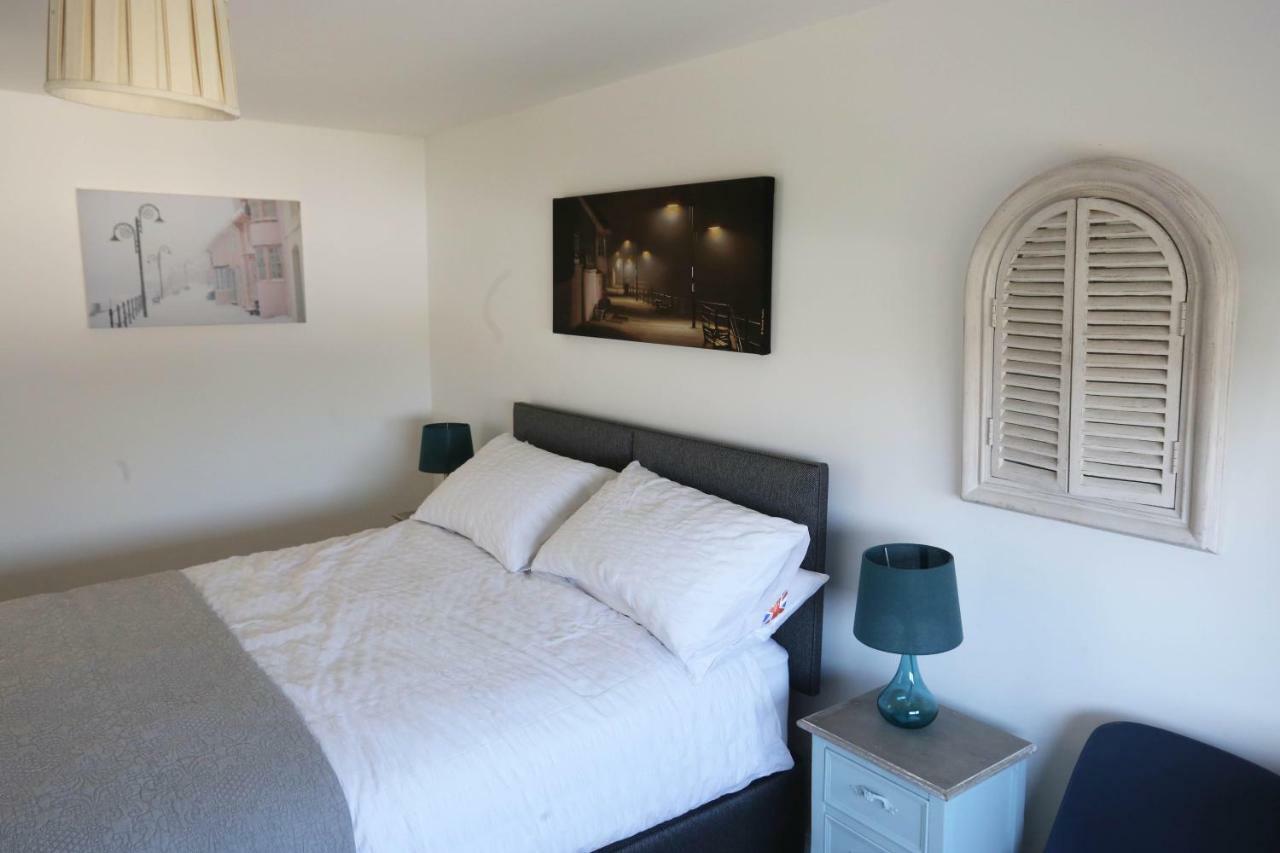 4A Dolphin Close Apartment ไลม์รีจิส ภายนอก รูปภาพ